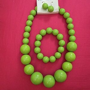 Elegant Green Beaded Necklace Set